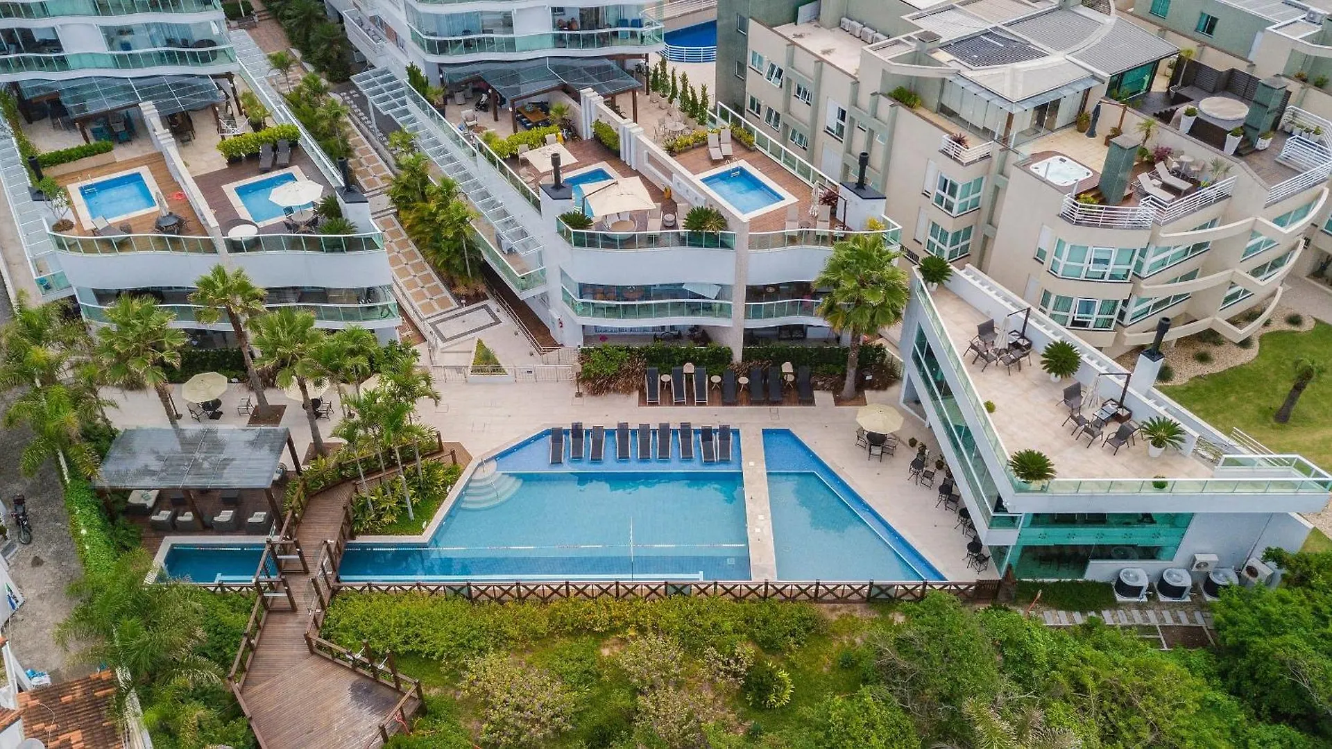 Varandas Do Atlantico - Apartamento Sofisticado Em Condominio Pe Na Areia Bombinhas